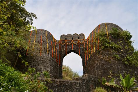 Conquer Sinhagad Fort: Your Epic Pune Adventure Awaits!