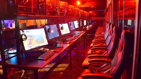 Console Gaming Cafes: A Thriving Social and Entertainment Hub