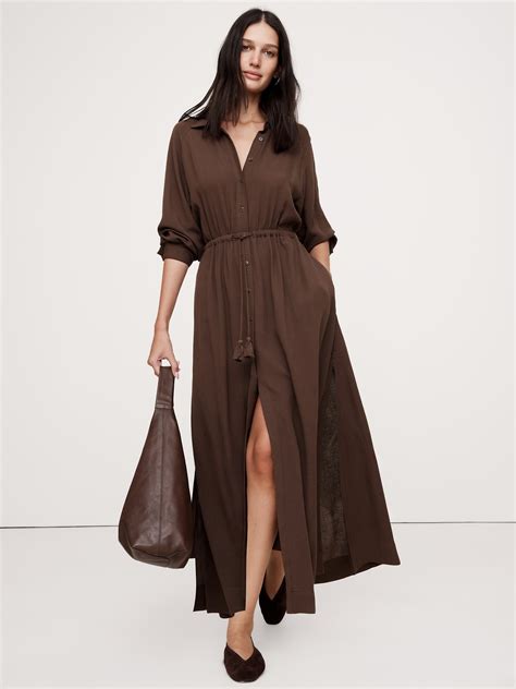 Contour Dress with Gauze Shirt: Achieving a Dreamy and Versatile Look