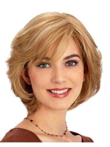 Convenient Blonde Wavy Chin Length Lace Front Wigs