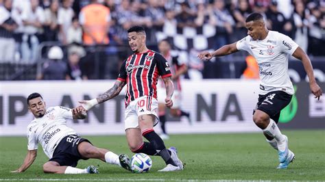 Copa do Brasil: Corinthians e São Paulo se Enfrentam em Batalha Épica pelas Semifinais