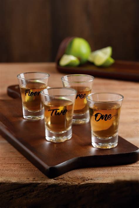 Copinhos de Shot: Um Guia Completo para o Mestre dos Drinks