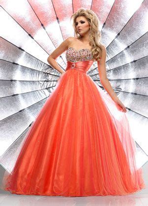 Coral Grad Dresses: 7 Tips for Choosing the Perfect One