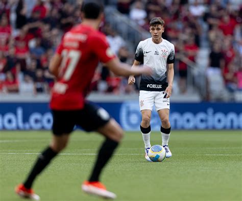 Corinthians e Athletico-PR: Um Clássico do Futebol Brasileiro