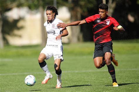 Corinthians vs. Atlético Paranaense: Um confronto histórico pelo título brasileiro