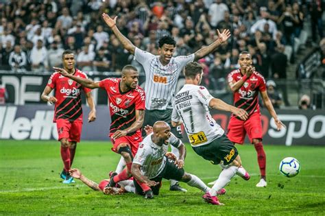 Corinthians x Athletico-PR: Um Duelo de Gigantes no Brasileirão Série A