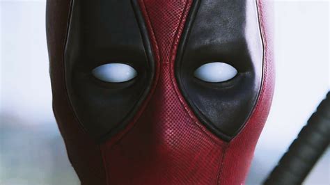 Costume Cosplay Deadpool: Unmasking the Mercenary with a Mouth