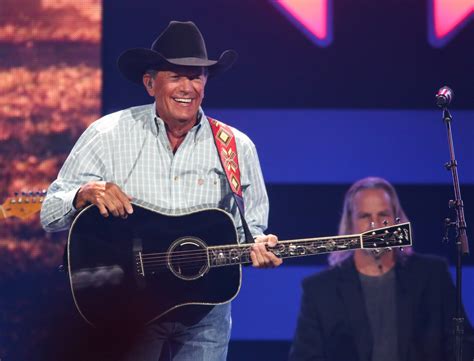 Country Music Icon Breaks Away