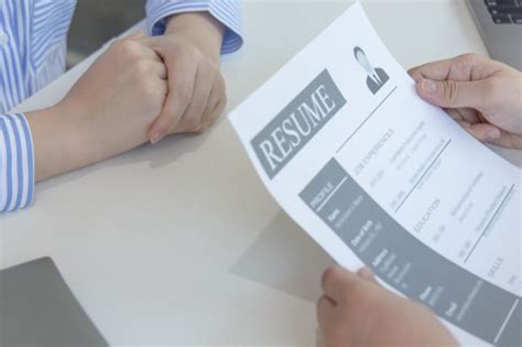 Crafting a Resume that Stands Out: A Step-by-Step Guide to Success