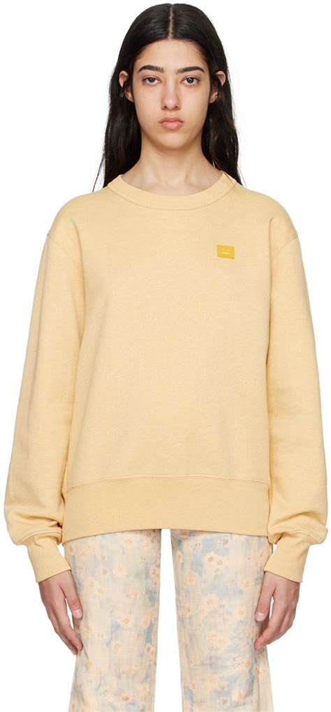 Crewneck Sweatshirt Yellow: The Perfect Pop of Color for Any Outfit