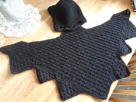 Crochet a Captivating Batman Cape: Unleash Your Superhero Spirit!