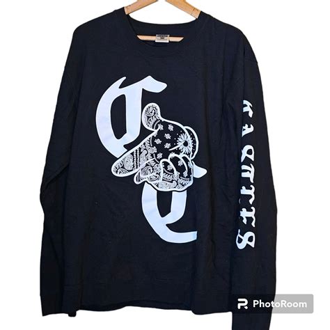 Crooks and Castles Sweatshirt: A Statement of Streetwear Swagger