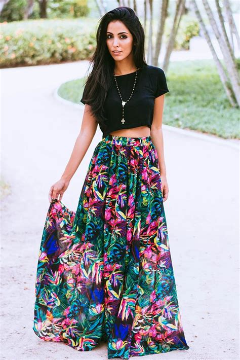 Crop Top and Skirt Sets: The Perfect Summer Pairing