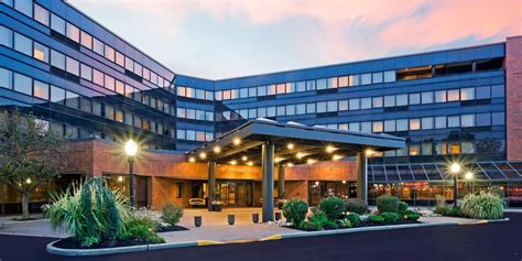 Crowne Plaza Edison, NJ: Your Oasis of Comfort