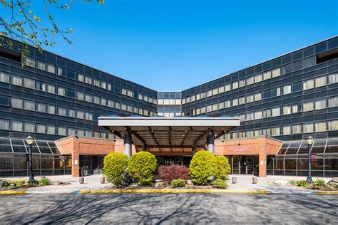 Crowne Plaza New Jersey Edison: 5 Star Luxury in the Heart of Central Jersey