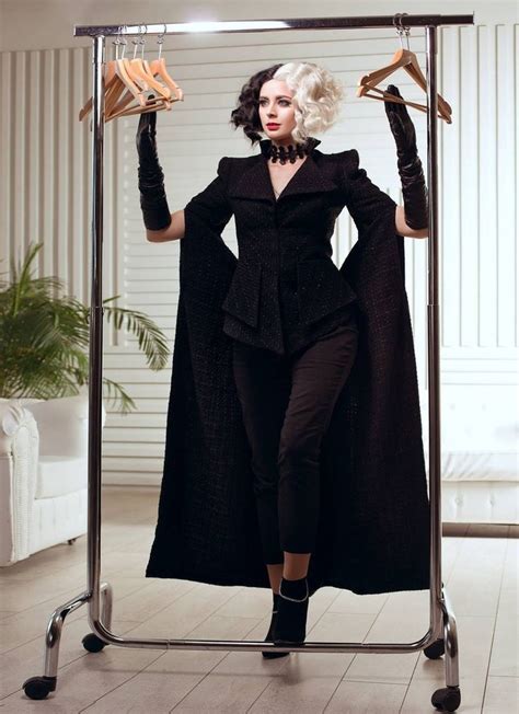 Cruella De Vil Cosplay: Embracing the Notorious Fashionista