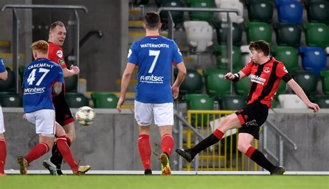 Crusaders vs Linfield: A Clash of Irish Football Giants