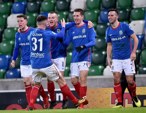 Crusaders vs Linfield: A History of Rivalry and Resilience