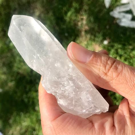 Crystal Quartz Stone: The Universal Energizer