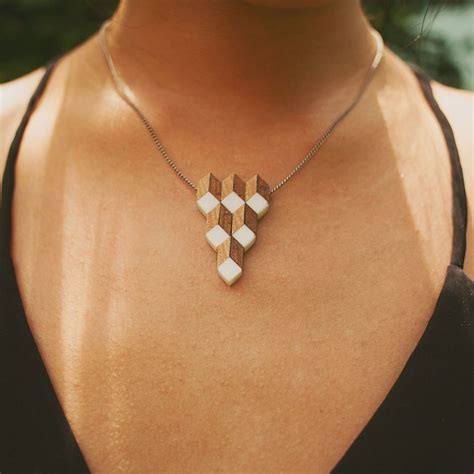 Crystalline Necklace: