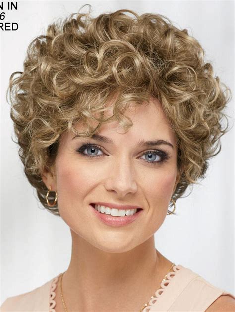 Curly Blonde Short Wig: A Style for Every Occasion