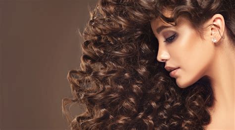 Curly Hair Relaxer: A Complete Guide to Types, Benefits, and Risks