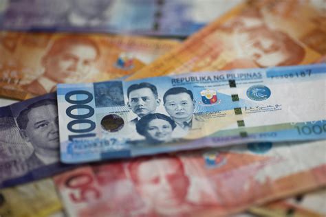 Currency Exchange: Dollar to Philippine Peso