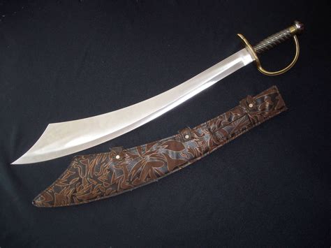 Curved, single-edged blade