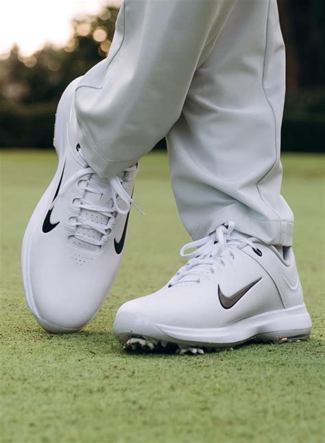 Customize Your Game with NikeID Golf Shoes!