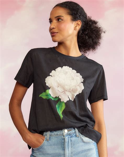 Cynthia Rowley T-Shirts: Elevate Your Fashion Game with Style and Comfort