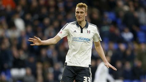 DAN BURN: O PILAR DE FORÇA DO FULHAM