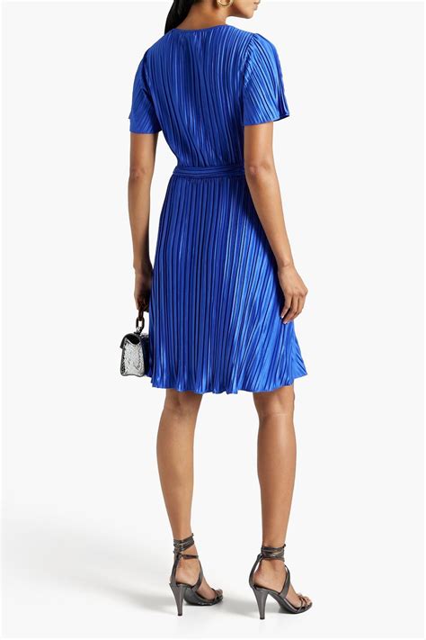 DKNY Dresses: The Epitome of Sophisticated Style