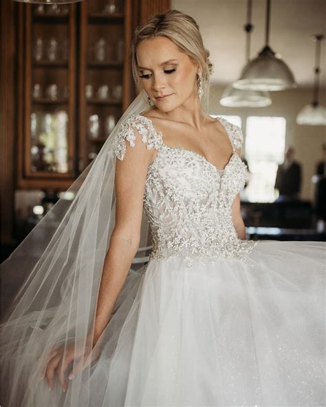 Dallas Wedding Dress Shops: The Ultimate Guide to Finding Your Dream Gown in 2023