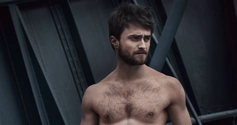 Daniel Radcliffe No Shirt: A Sight to Behold!