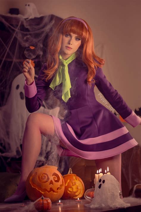 Daphne Blake Cosplay: Embracing the Iconic Sleuth's Style