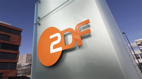 Das zweite deutsche Fernsehen: ZDF – Eine Institution mit Tradition und Innovation