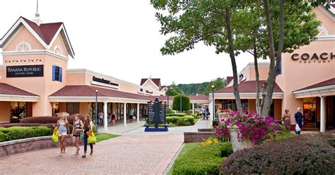 Dawsonville's Outlet Mall: A Shopper's Paradise and a Source of Savings