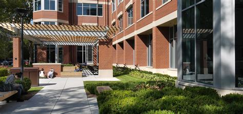 DePaul Arts and Letters Hall: A Creative Beacon on the Near North Side