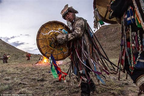 Decadence of the Shamans or Shamanism as a Key to the Secrets of Communism Reader