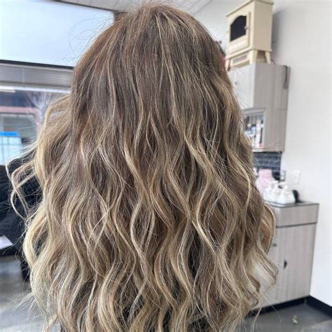 Deciding Between Ombre and Balayage