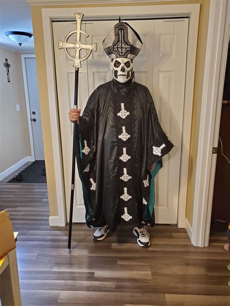 Deconstructing the Ghost Papa Costume: An Overview of its Elements