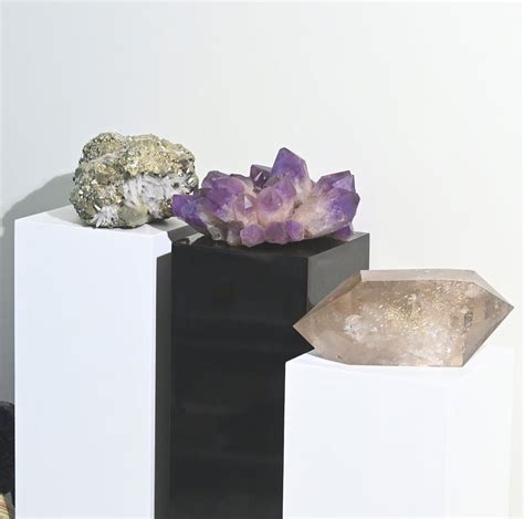 Decorative Crystals: A Shimmering Touch of Luxury and Energy