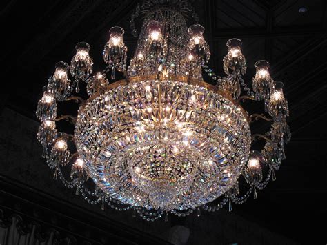 Decorative Crystals: The Art of Light and Luxury