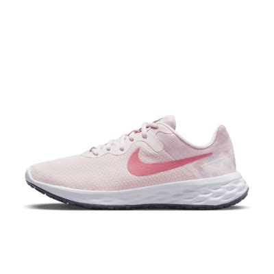 Defining Features of Nike Pink Running Shoes