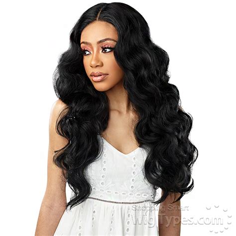 Defining the Essential Features of 18" Wavy Synthetic Lace Front Wigs