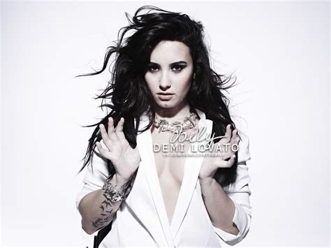 Demi Lovato 2013 Calendar English German and French Edition PDF