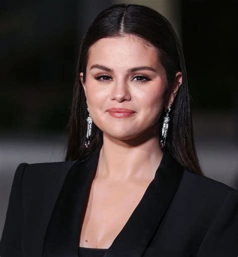 Demystifying Selena Gomez's Astronomical Net Worth: A Comprehensive Exploration