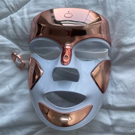 Dennis Gross LED Mask: 4 Facts That Will Convince You to Invest