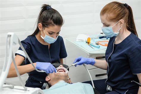 Dentist Assistant Career