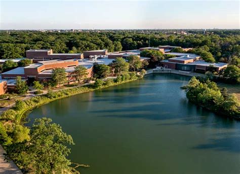 Des Plaines Oakton: A Thriving Community in the Heart of Chicago's Suburbs